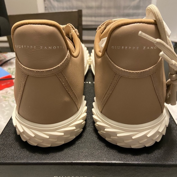 NEW Giuseppe Zanotti Blabber Leather Sneaker - Picture 5 of 13